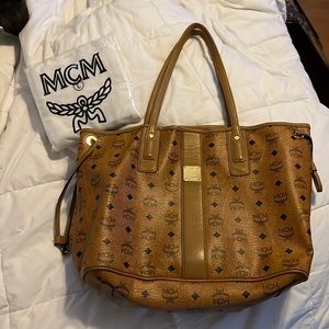Medium size MCM bag authentic